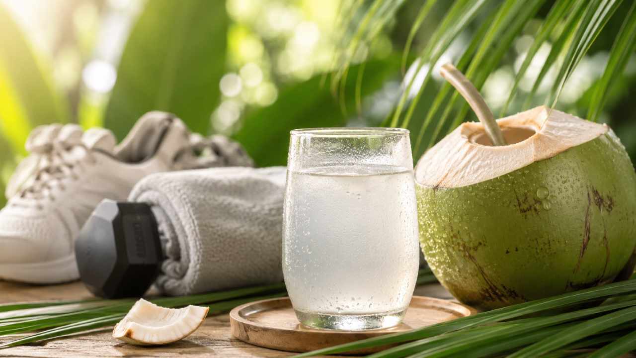 Air Kelapa Kini Banyak Dipilih sebagai Minuman Recovery Alami